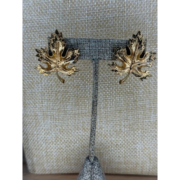 Avon Gold Tone Maple Leaf Earrings, Vintage - Picture 3 of 7